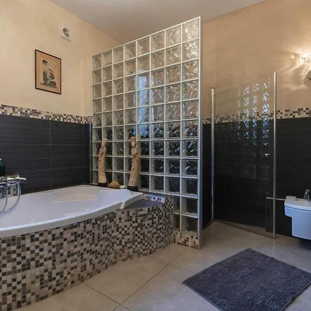 La Baronne Bed & Breakfast Buzet-sur-Tarn