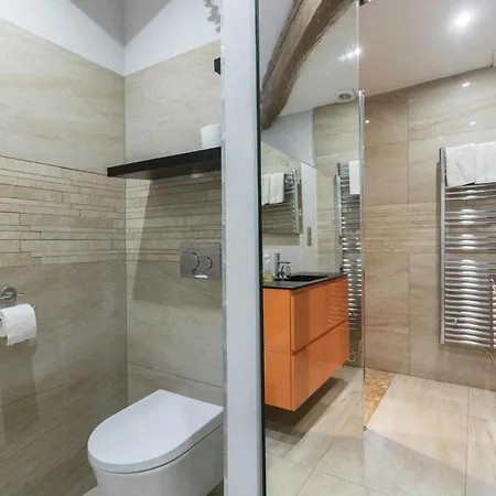 La Baronne Bed & Breakfast 3*