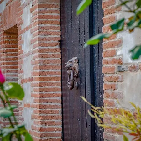 La Baronne Bed & Breakfast 3*